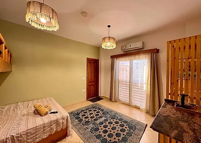 Ocean Life Apartahotel 4*